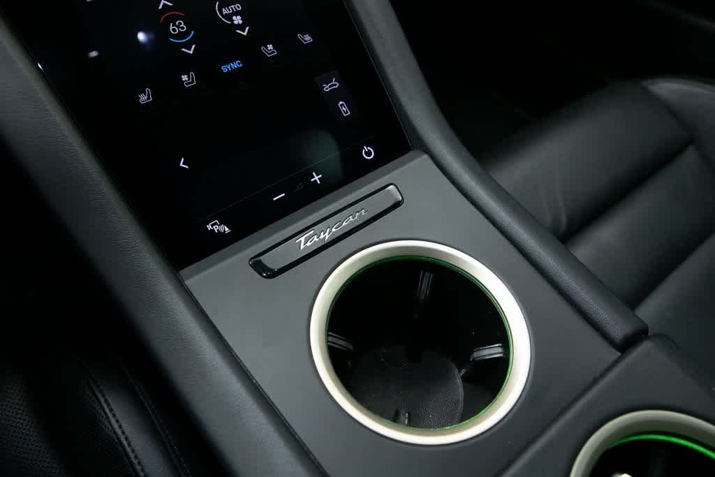 Thumbnail: 2022 Porsche Taycan - 23