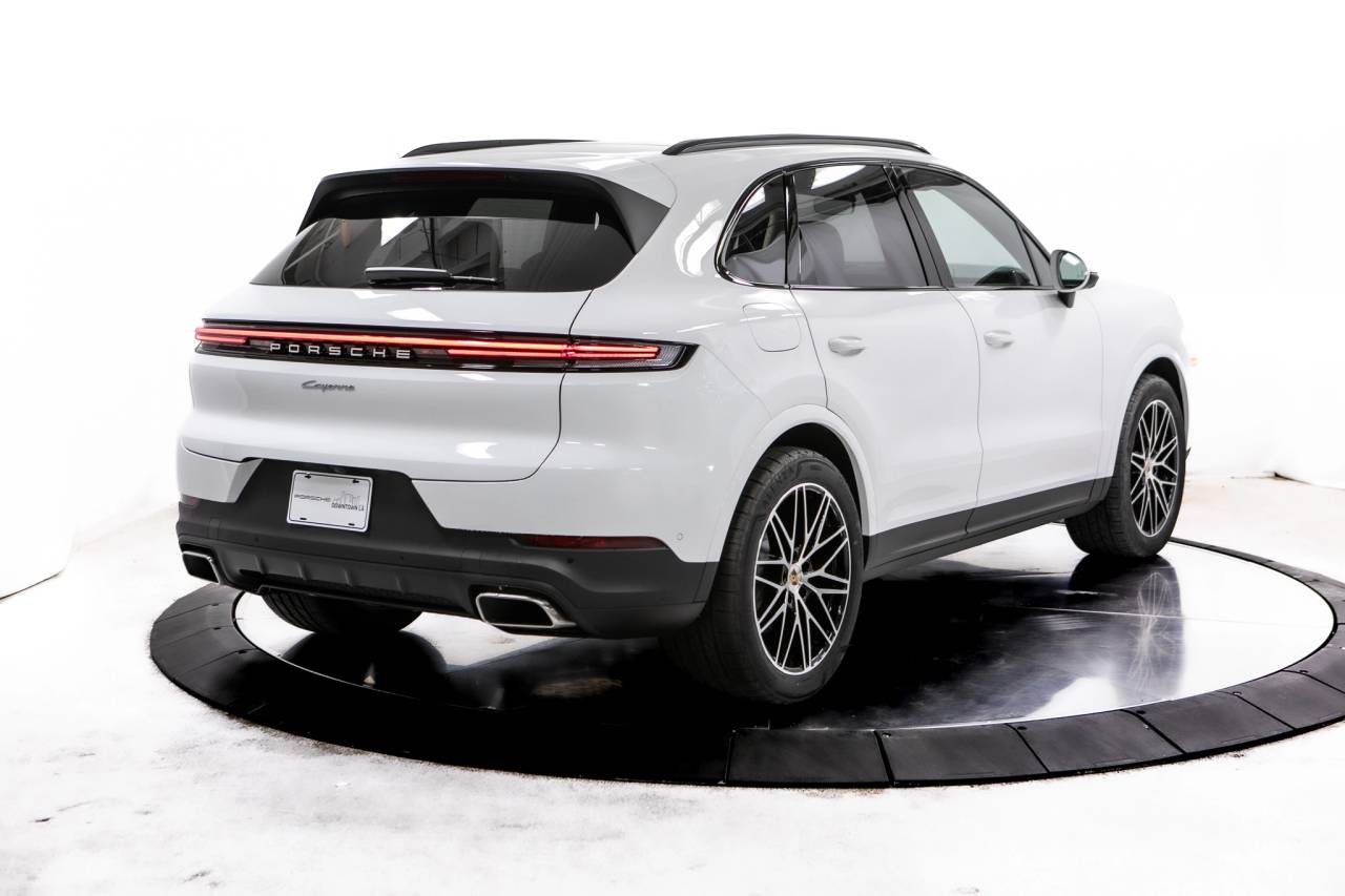 Thumbnail: 2026 Porsche Cayenne - 5