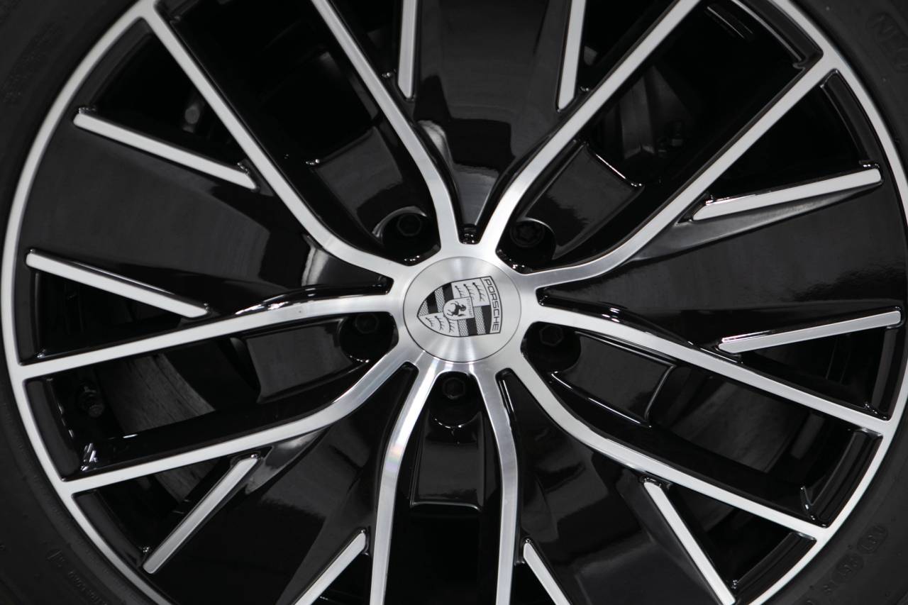 Thumbnail: 2026 Porsche Macan - 11