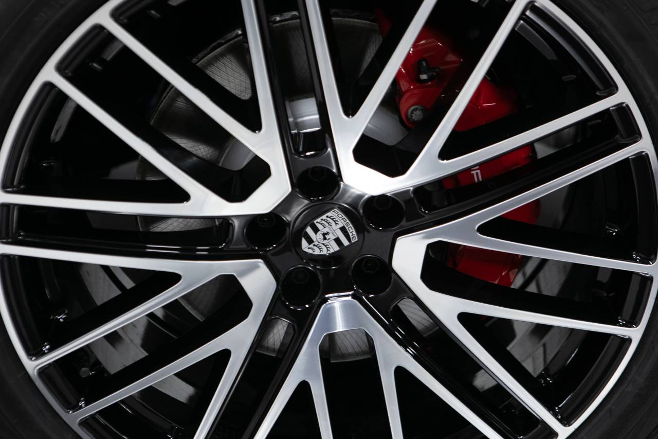 Thumbnail: 2026 Porsche Macan - 11