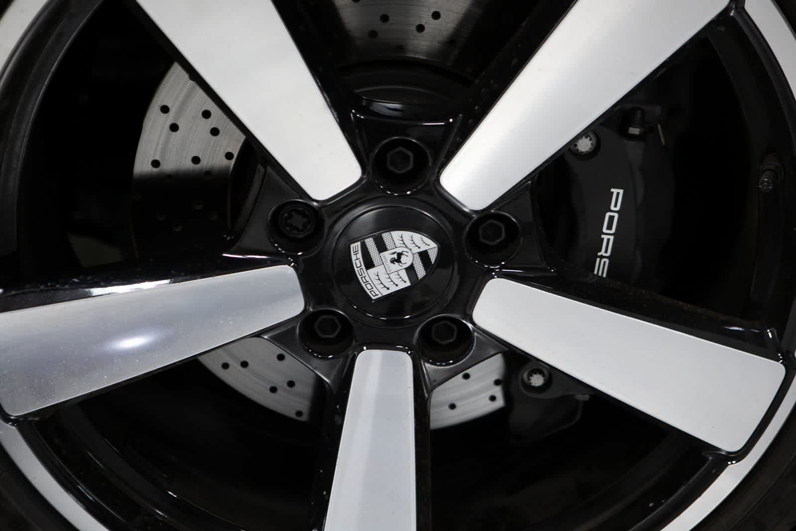 Thumbnail: 2025 Porsche 911 - 28