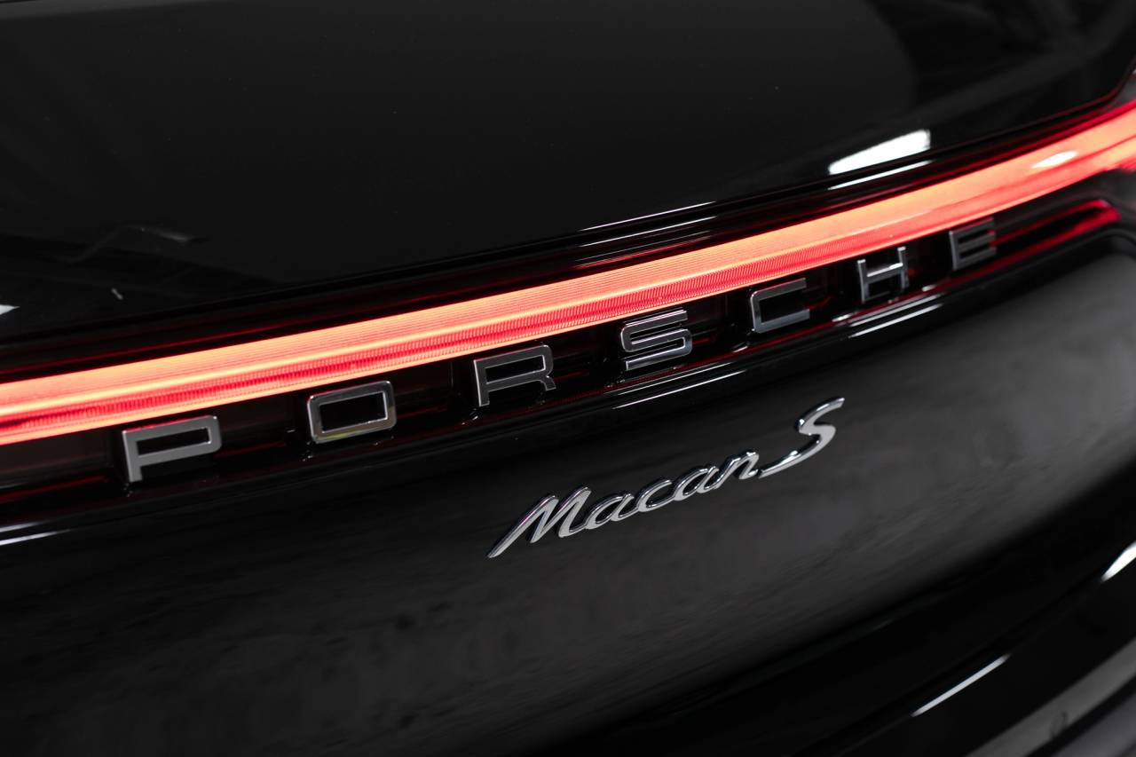 Thumbnail: 2025 Porsche Macan - 17