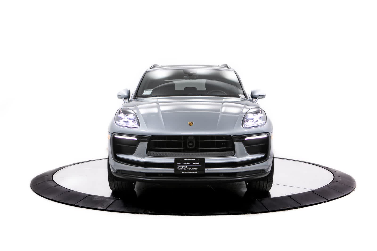 Thumbnail: 2026 Porsche Macan - 10
