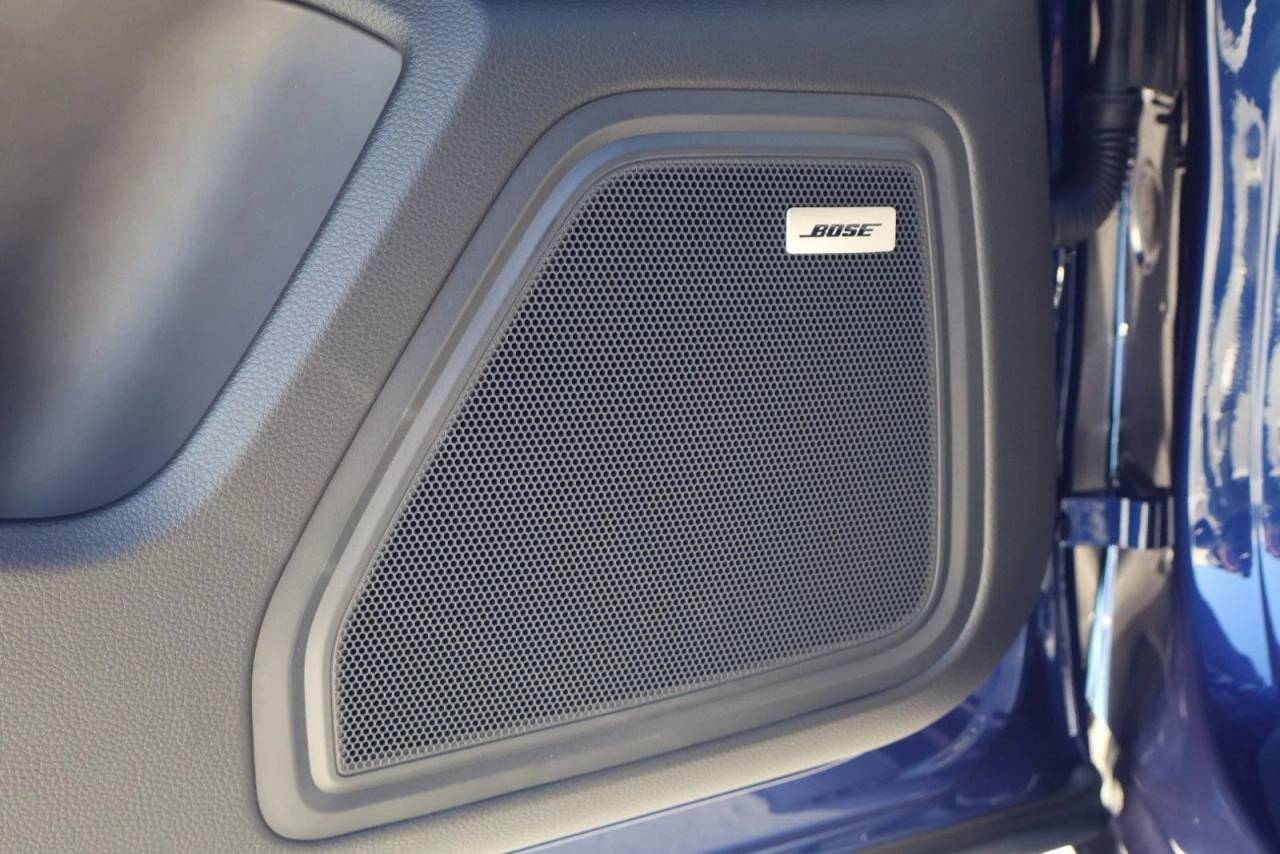 Thumbnail: 2026 Porsche Macan - 14