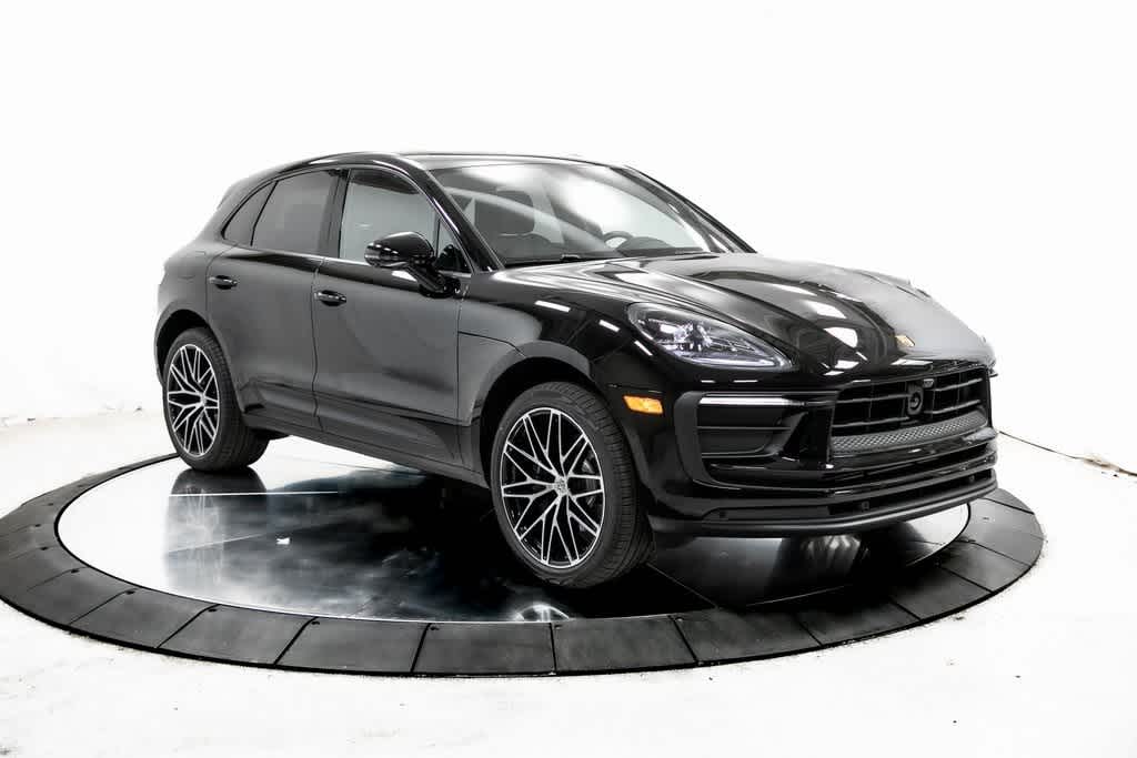 Thumbnail: 2025 Porsche Macan - 9