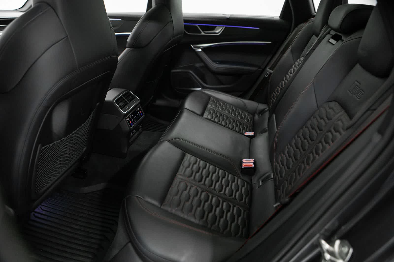Thumbnail: 2023 Audi RS 6 - 31