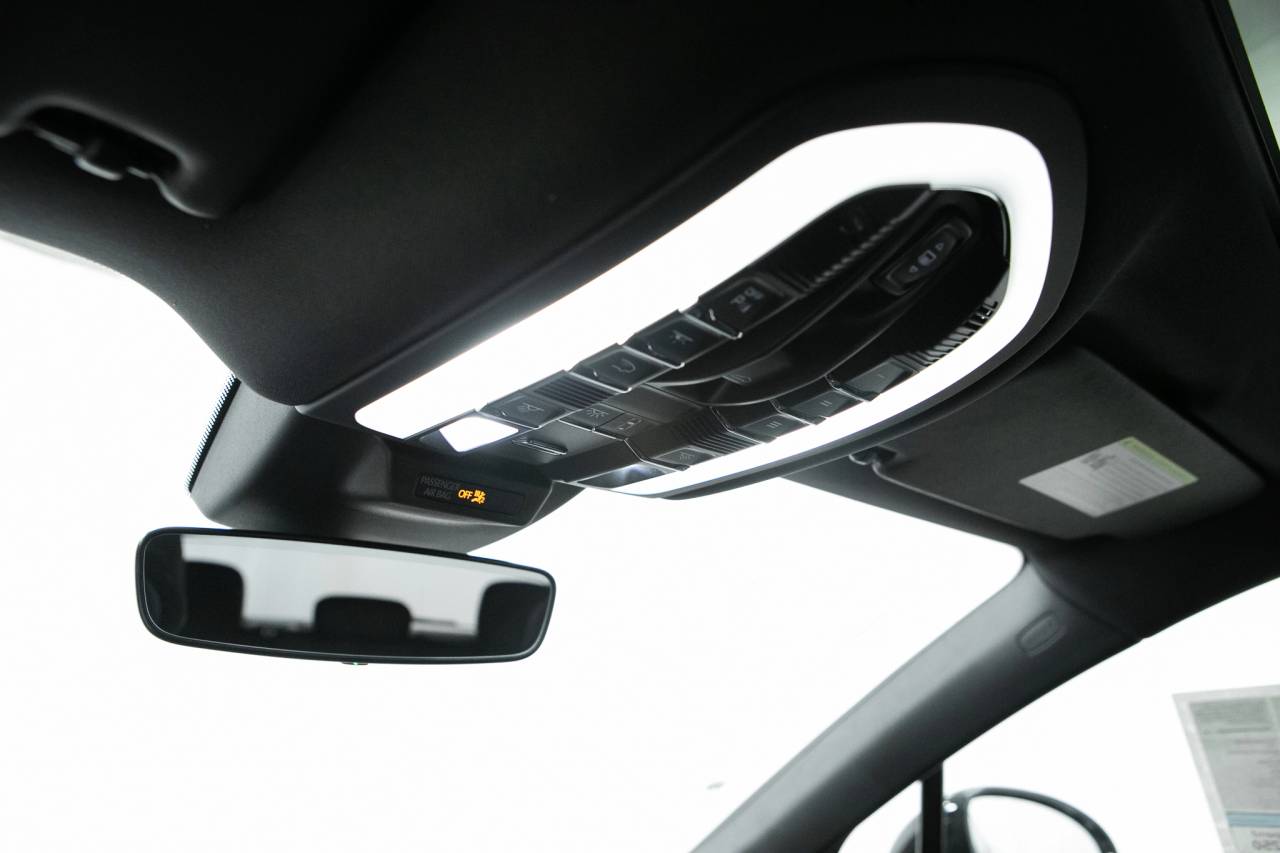 Thumbnail: 2026 Porsche Macan - 33