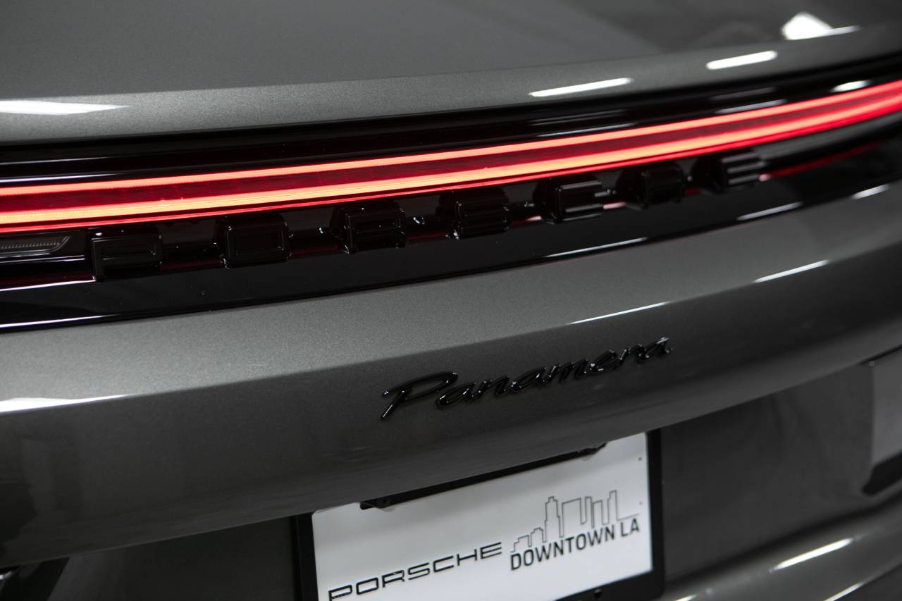 Thumbnail: 2026 Porsche Panamera - 15