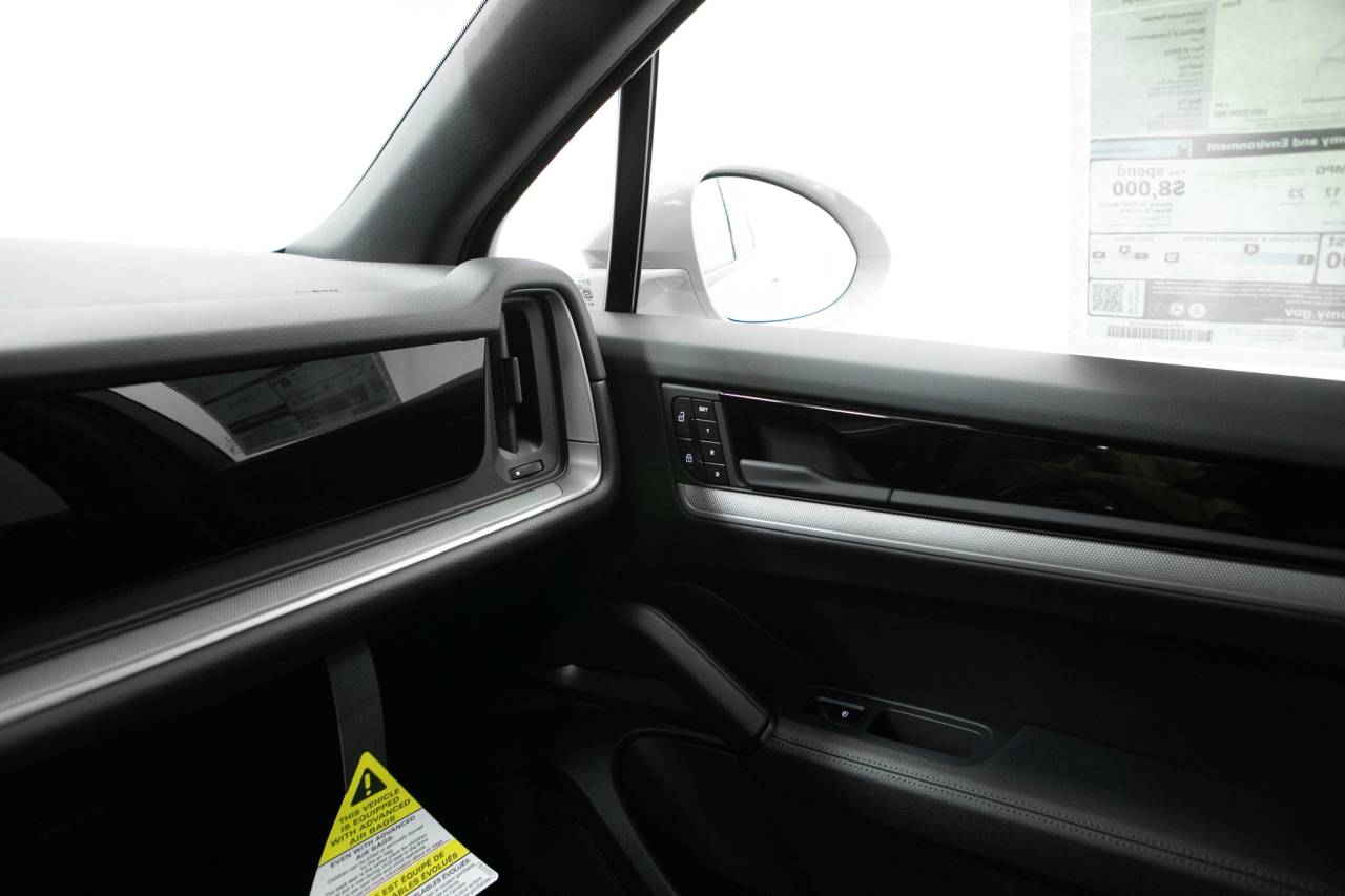 Thumbnail: 2026 Porsche Cayenne - 32