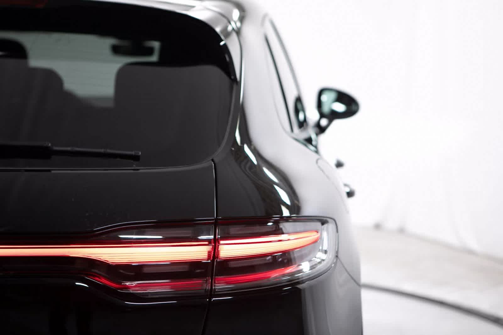 Thumbnail: 2025 Porsche Macan - 38