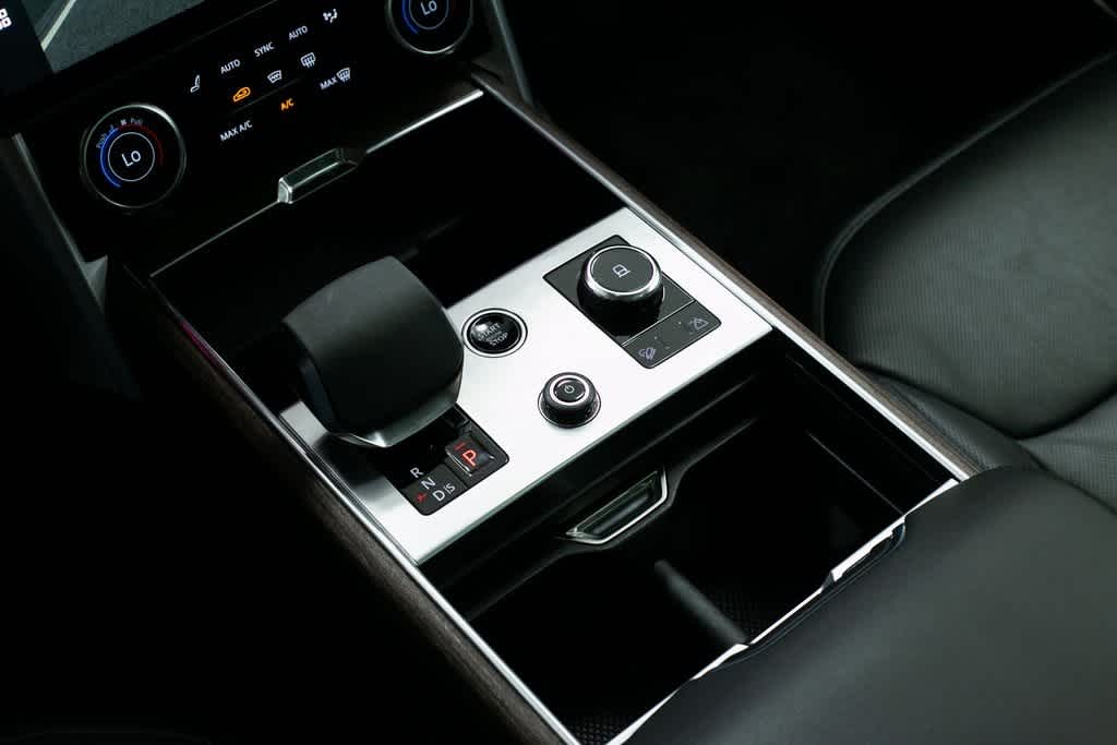 Thumbnail: 2023 Land Rover Range Rover - 25
