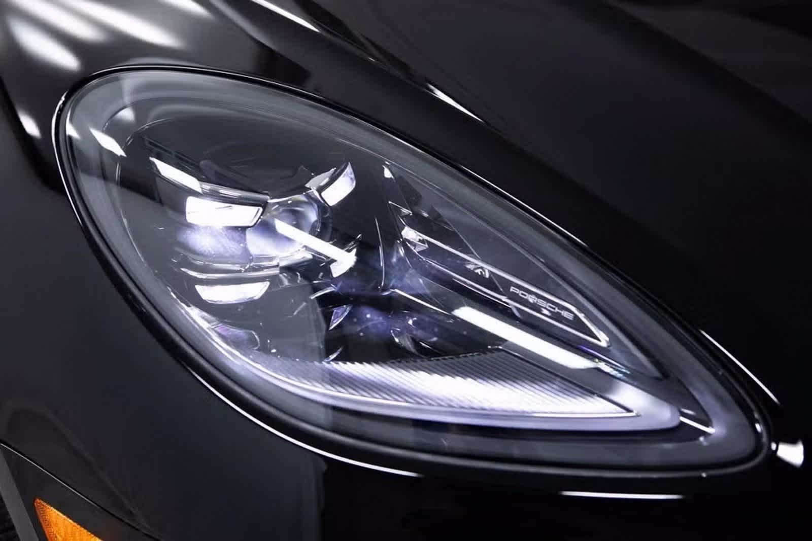 Thumbnail: 2025 Porsche Macan - 33