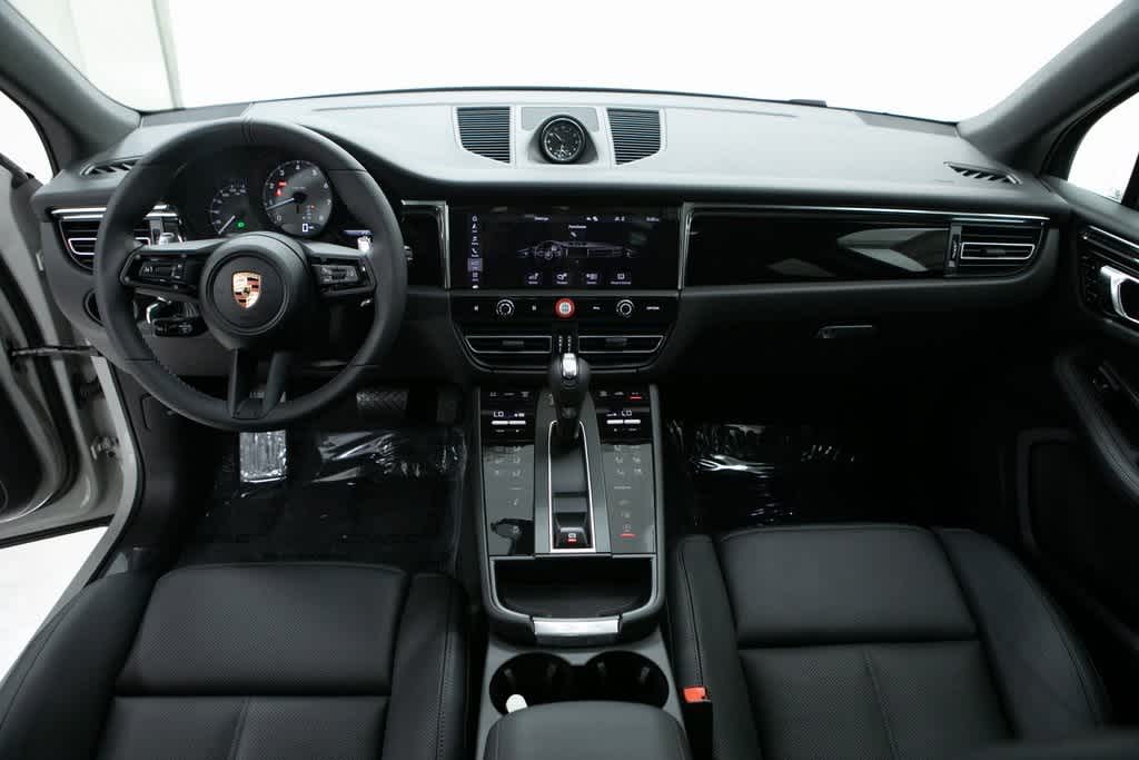 Thumbnail: 2025 Porsche Macan - 13