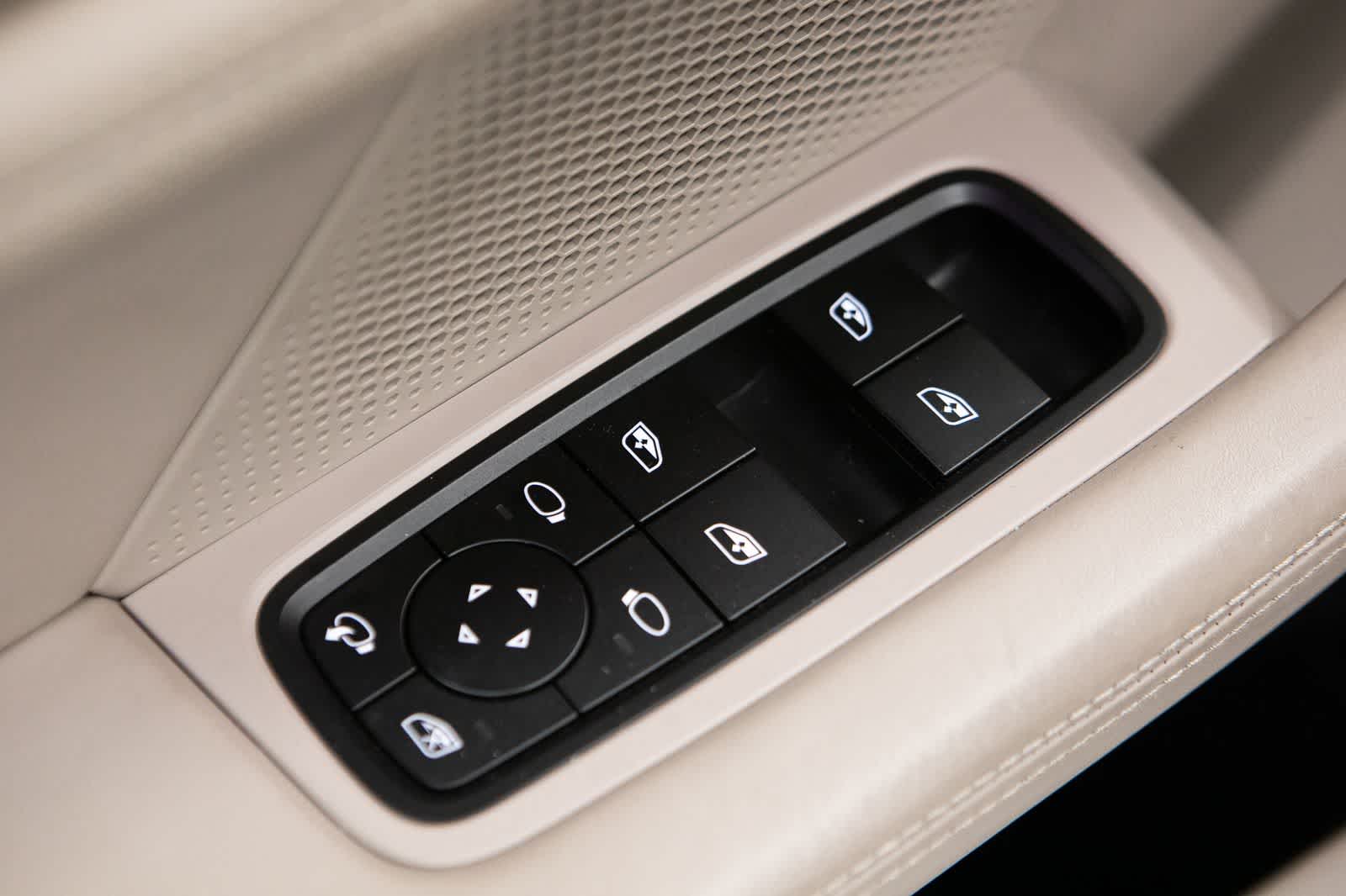 Thumbnail: 2024 Porsche Taycan - 25