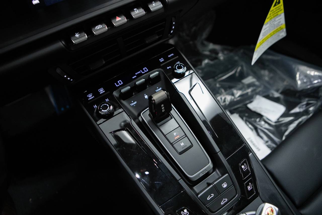 Thumbnail: 2026 Porsche 911 - 27