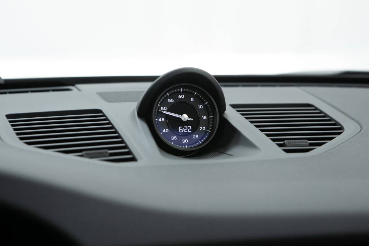 Thumbnail: 2026 Porsche 911 - 30