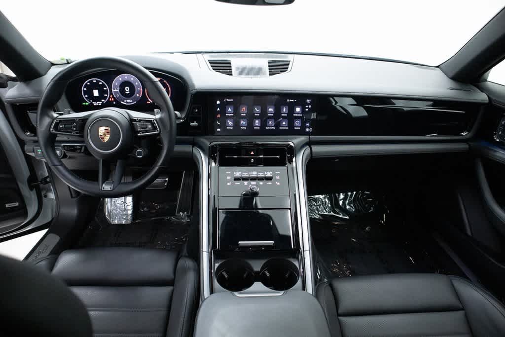 Thumbnail: 2024 Porsche Panamera - 13