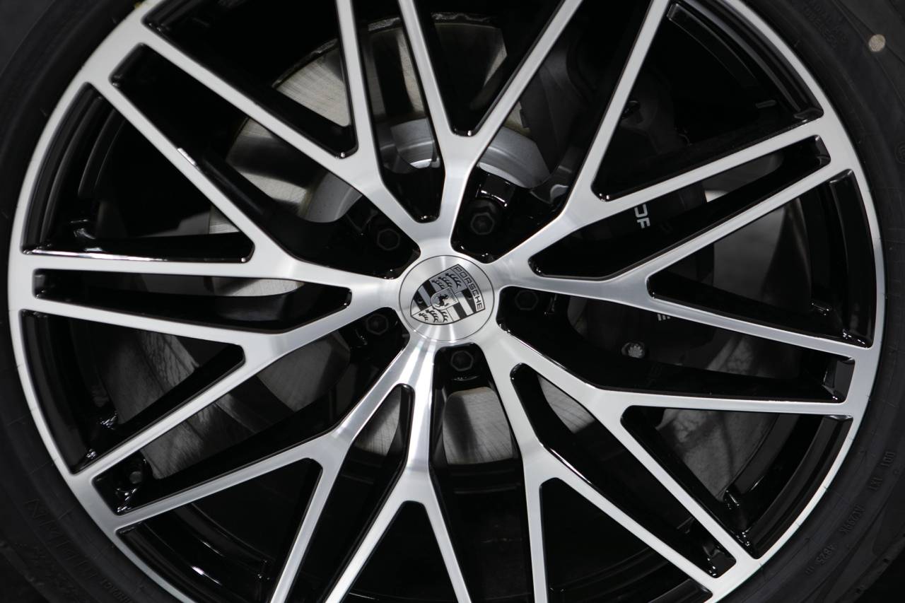 Thumbnail: 2026 Porsche Macan - 11