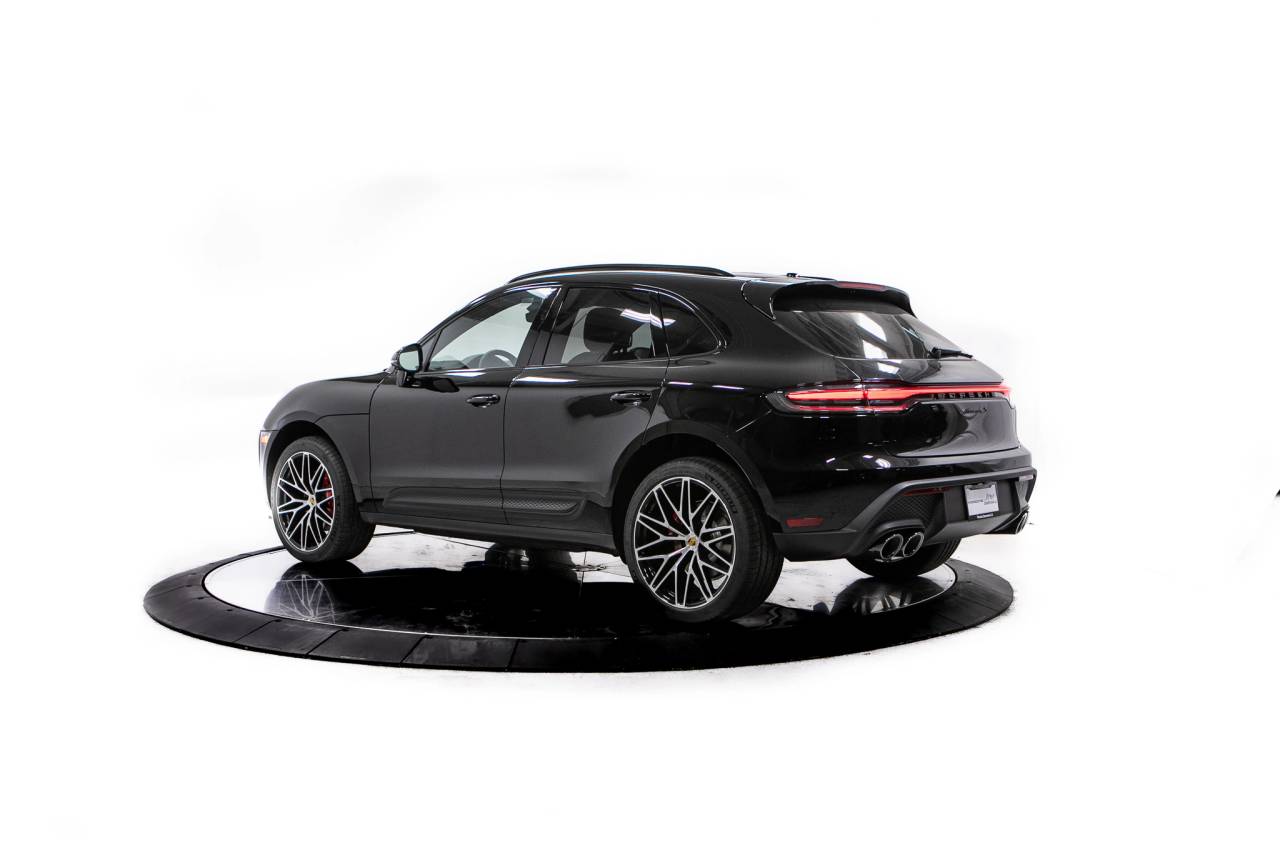 Thumbnail: 2026 Porsche Macan - 3