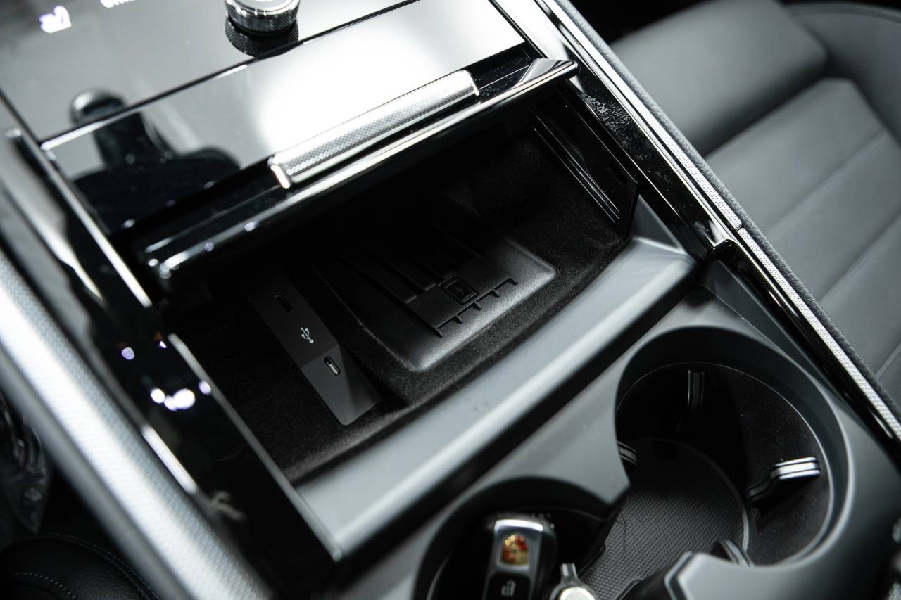 Thumbnail: 2026 Porsche Panamera - 30