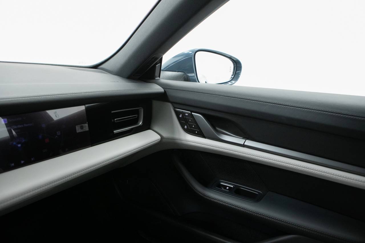 Thumbnail: 2026 Porsche Taycan - 31