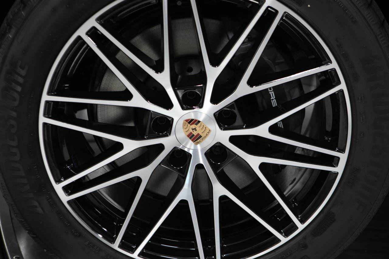 Thumbnail: 2026 Porsche Cayenne - 11