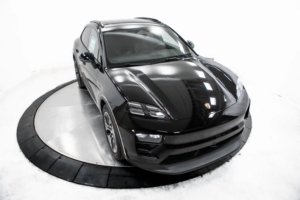 Thumbnail: 2025 Porsche Macan - 39