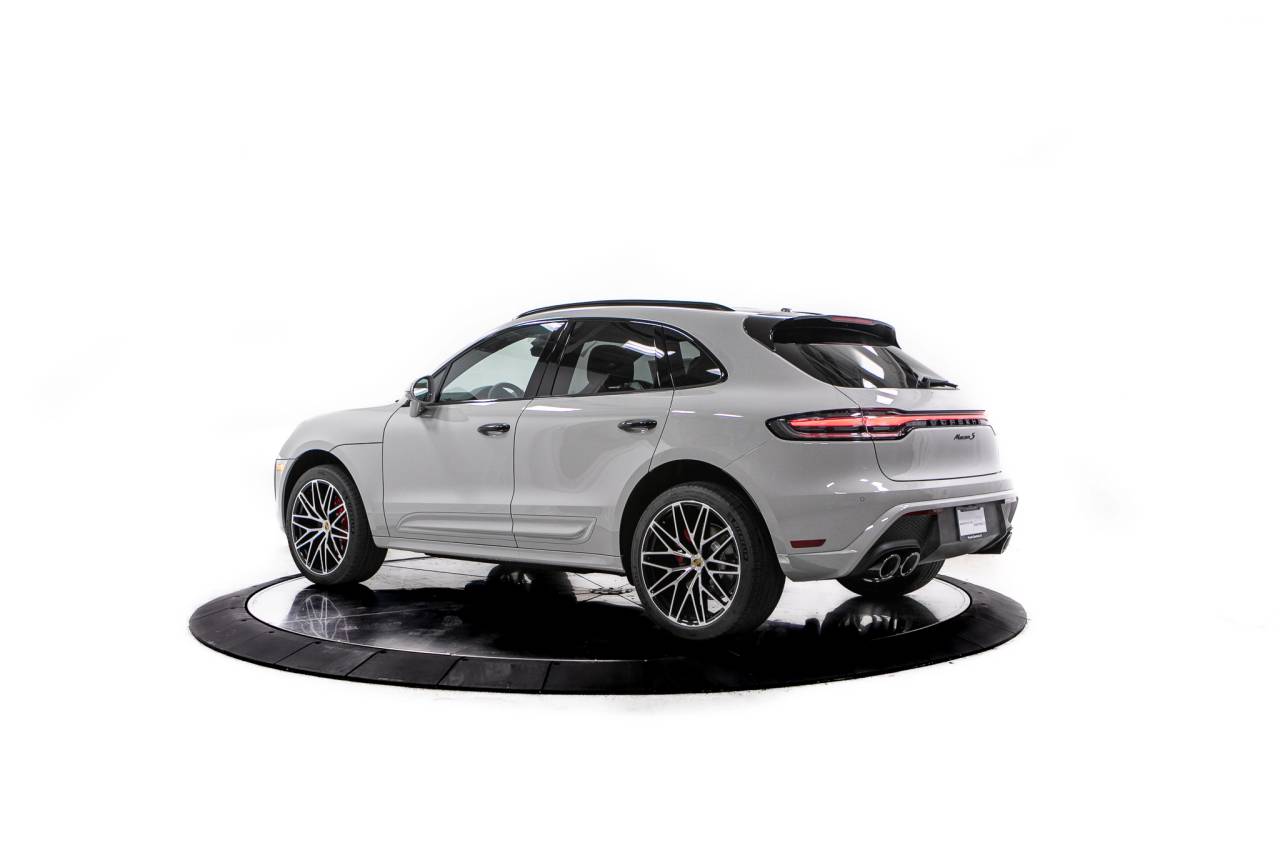 Thumbnail: 2026 Porsche Macan - 3