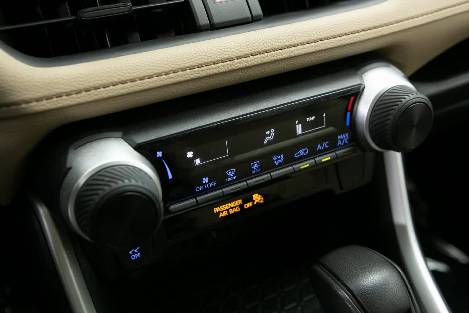 Thumbnail: 2021 Toyota RAV4 - 19