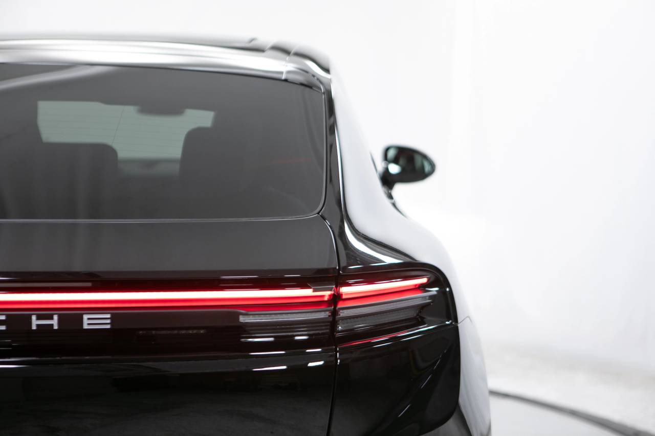 Thumbnail: 2026 Porsche Macan - 18
