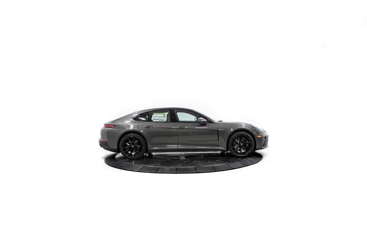 Thumbnail: 2026 Porsche Panamera - 8