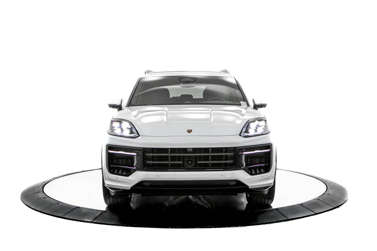 Thumbnail: 2026 Porsche Cayenne - 10