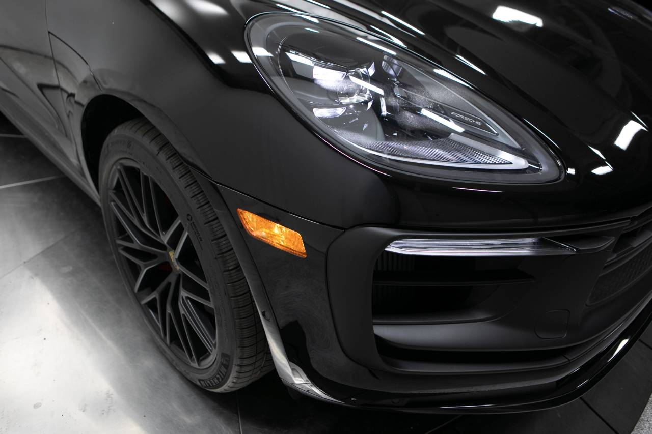 Thumbnail: 2026 Porsche Macan - 12