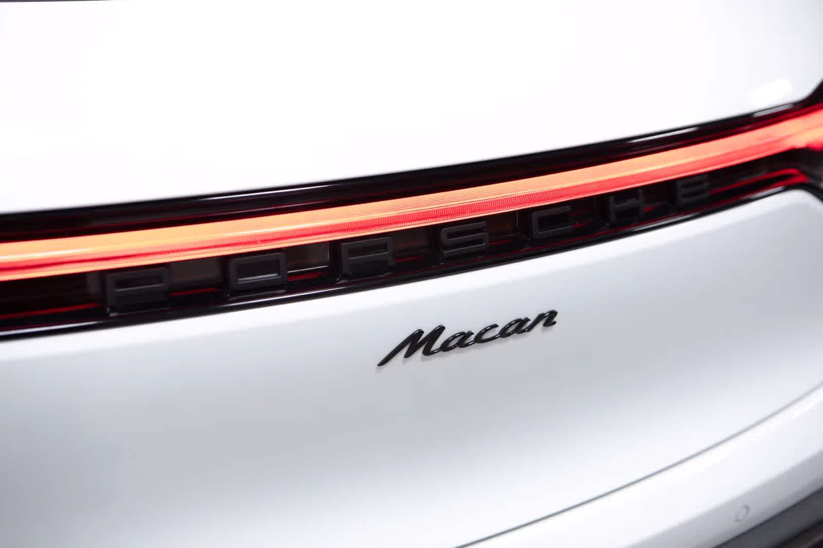 Thumbnail: 2026 Porsche Macan - 19