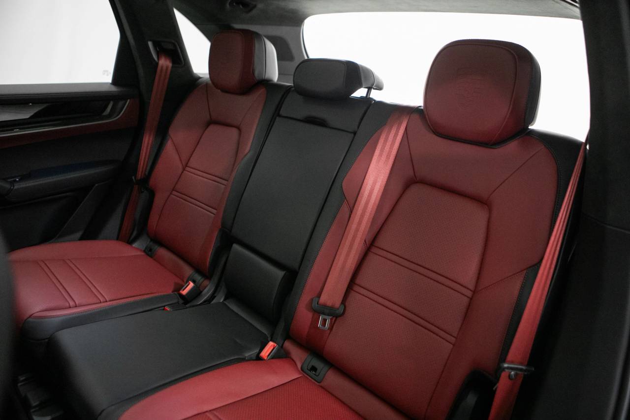 Thumbnail: 2026 Porsche Cayenne - 38