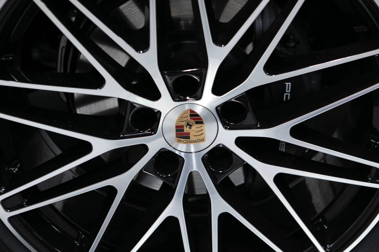 Thumbnail: 2026 Porsche Macan - 11