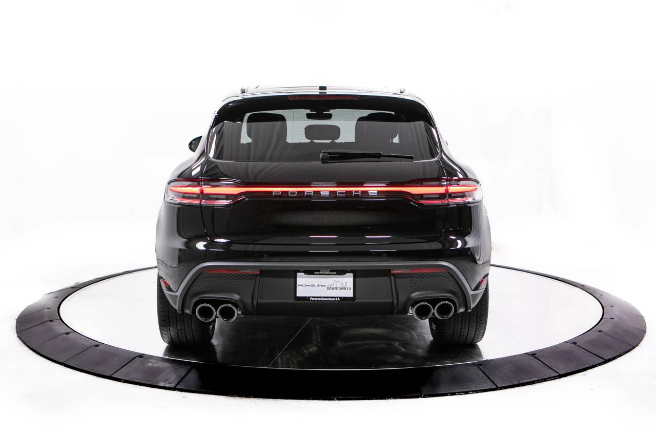 Thumbnail: 2026 Porsche Macan - 6