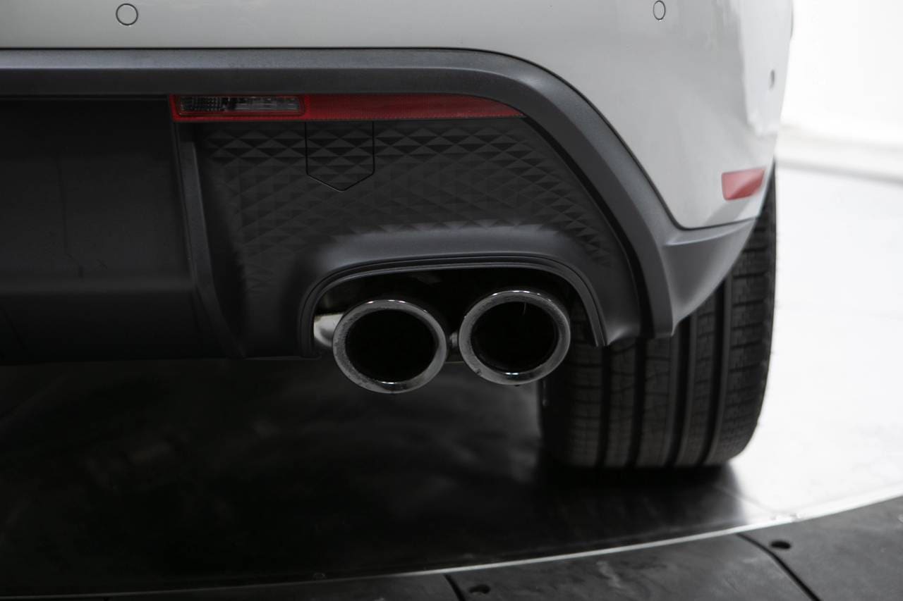 Thumbnail: 2026 Porsche Macan - 17