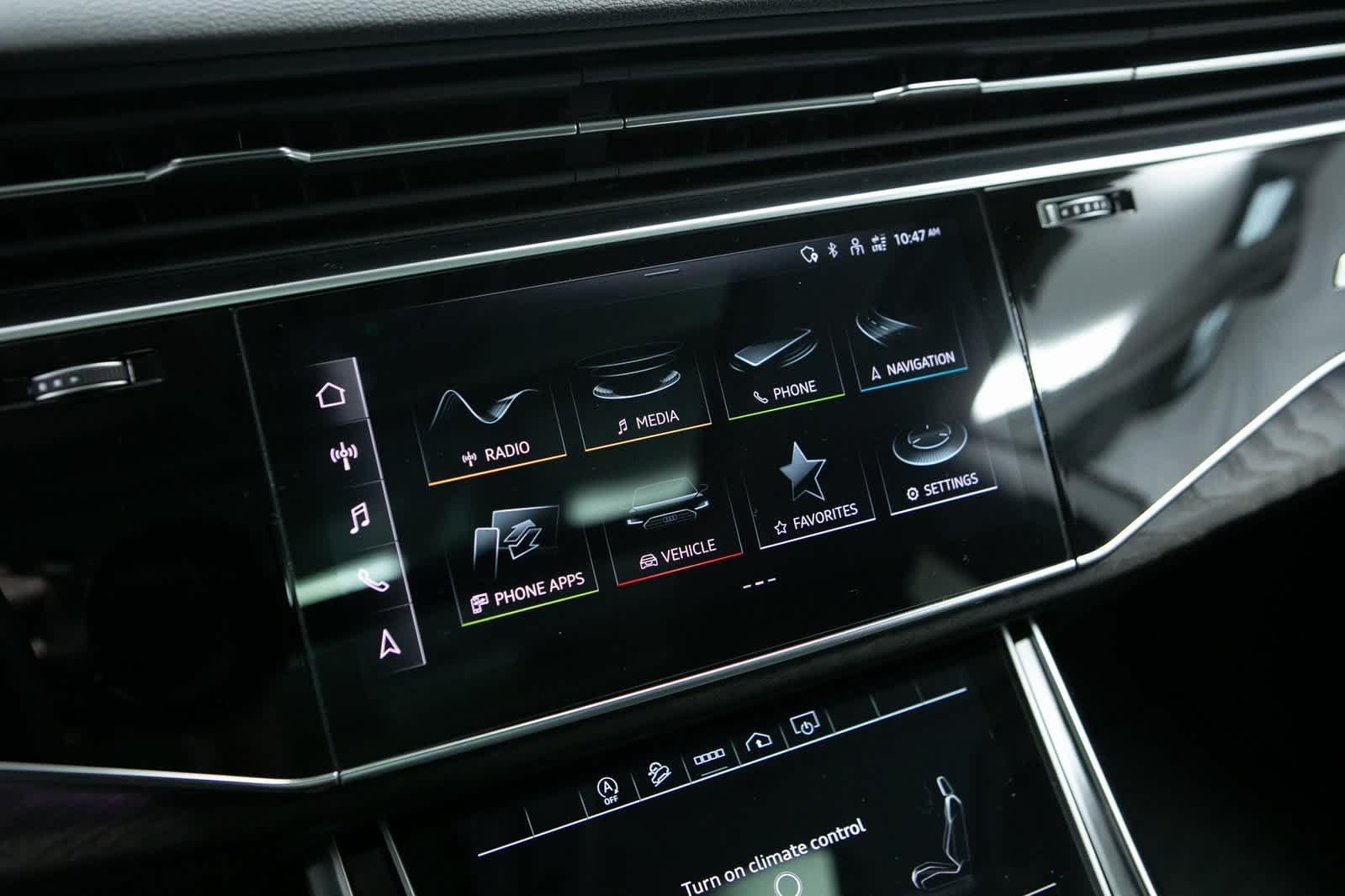 Thumbnail: 2022 Audi Q8 - 15