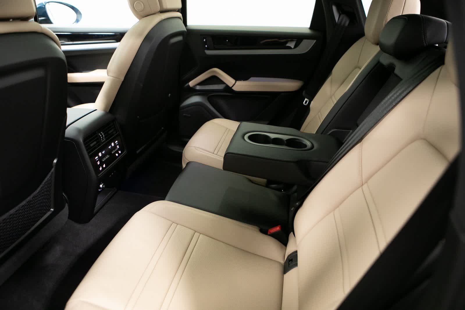 Thumbnail: 2025 Porsche Cayenne - 31