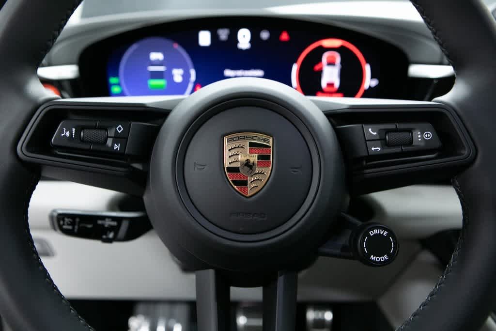 Thumbnail: 2025 Porsche Macan - 14