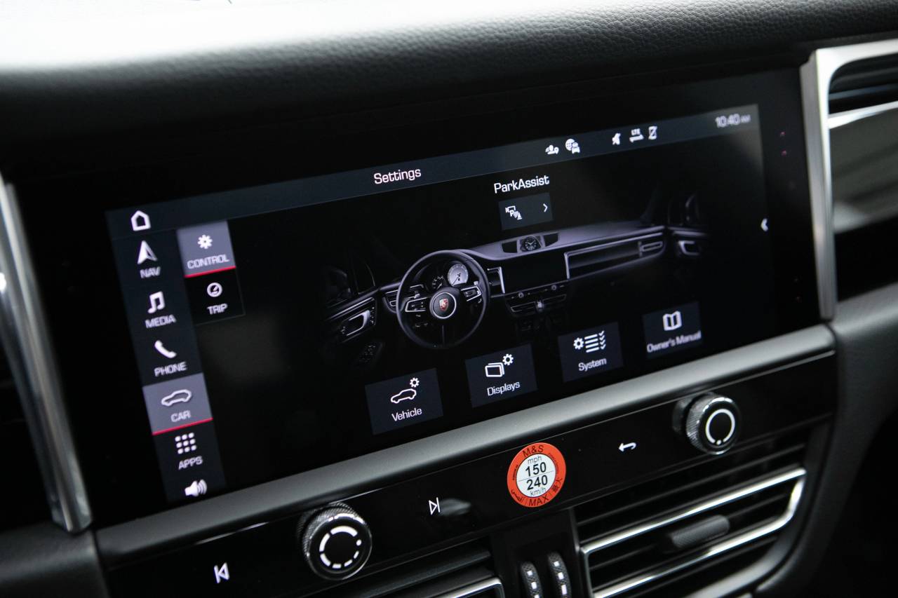 Thumbnail: 2026 Porsche Macan - 22