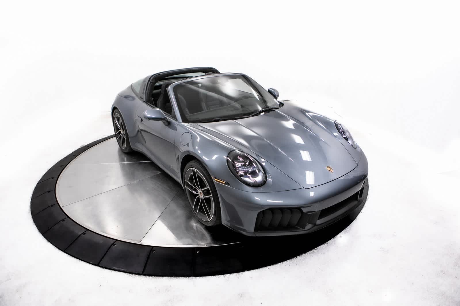 Thumbnail: 2025 Porsche 911 - 35