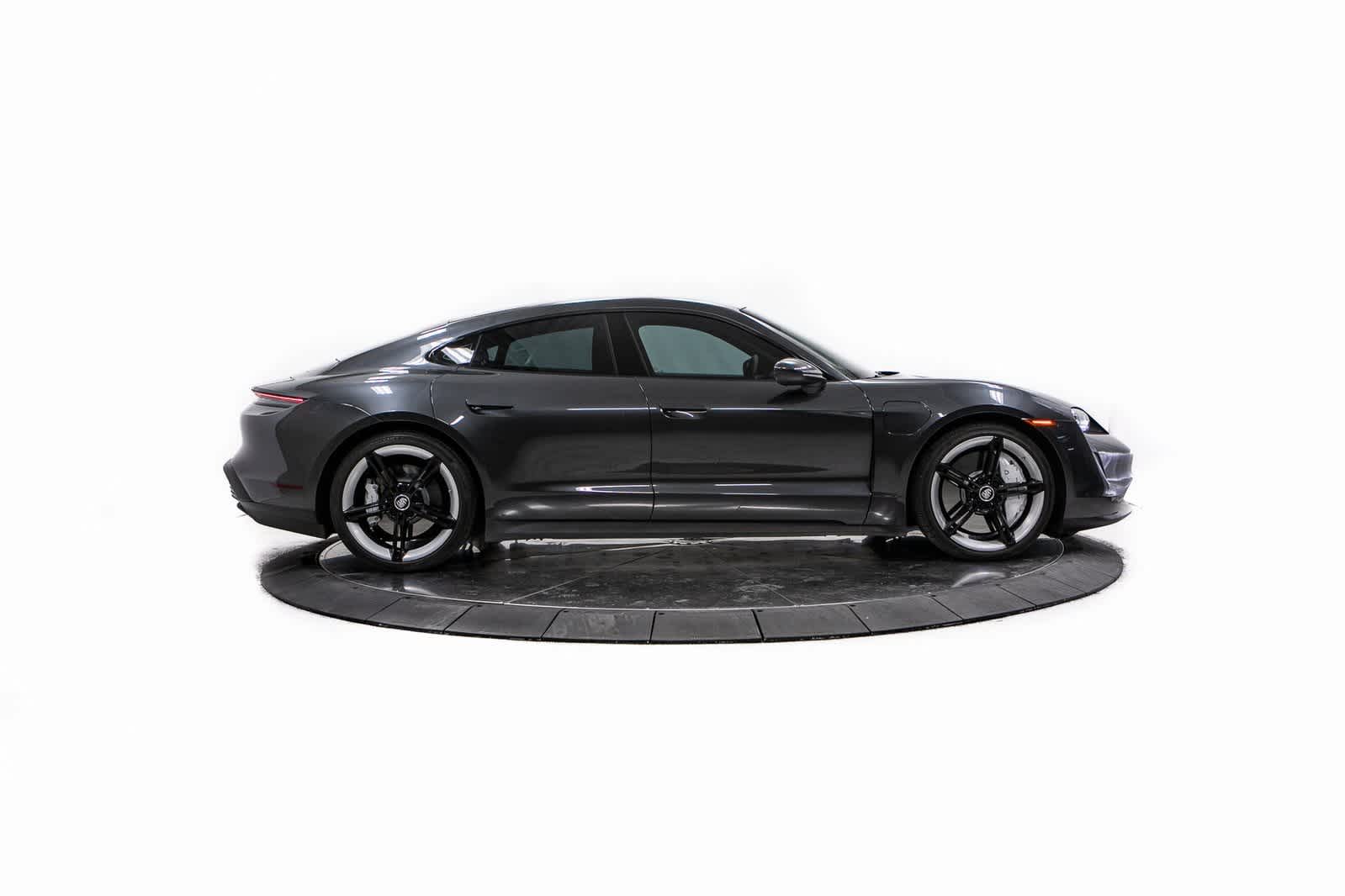 Thumbnail: 2020 Porsche Taycan - 8