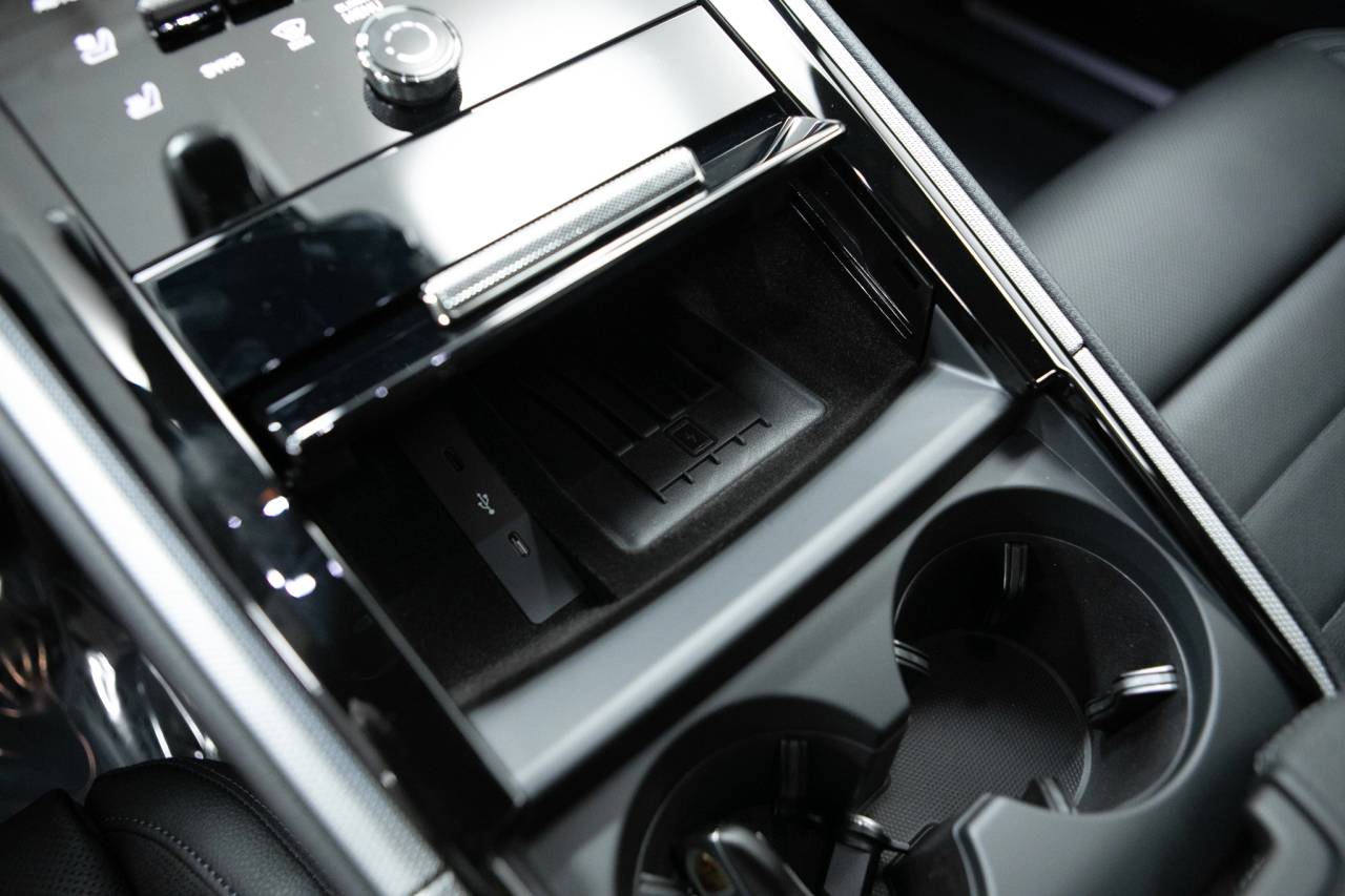 Thumbnail: 2026 Porsche Panamera - 34