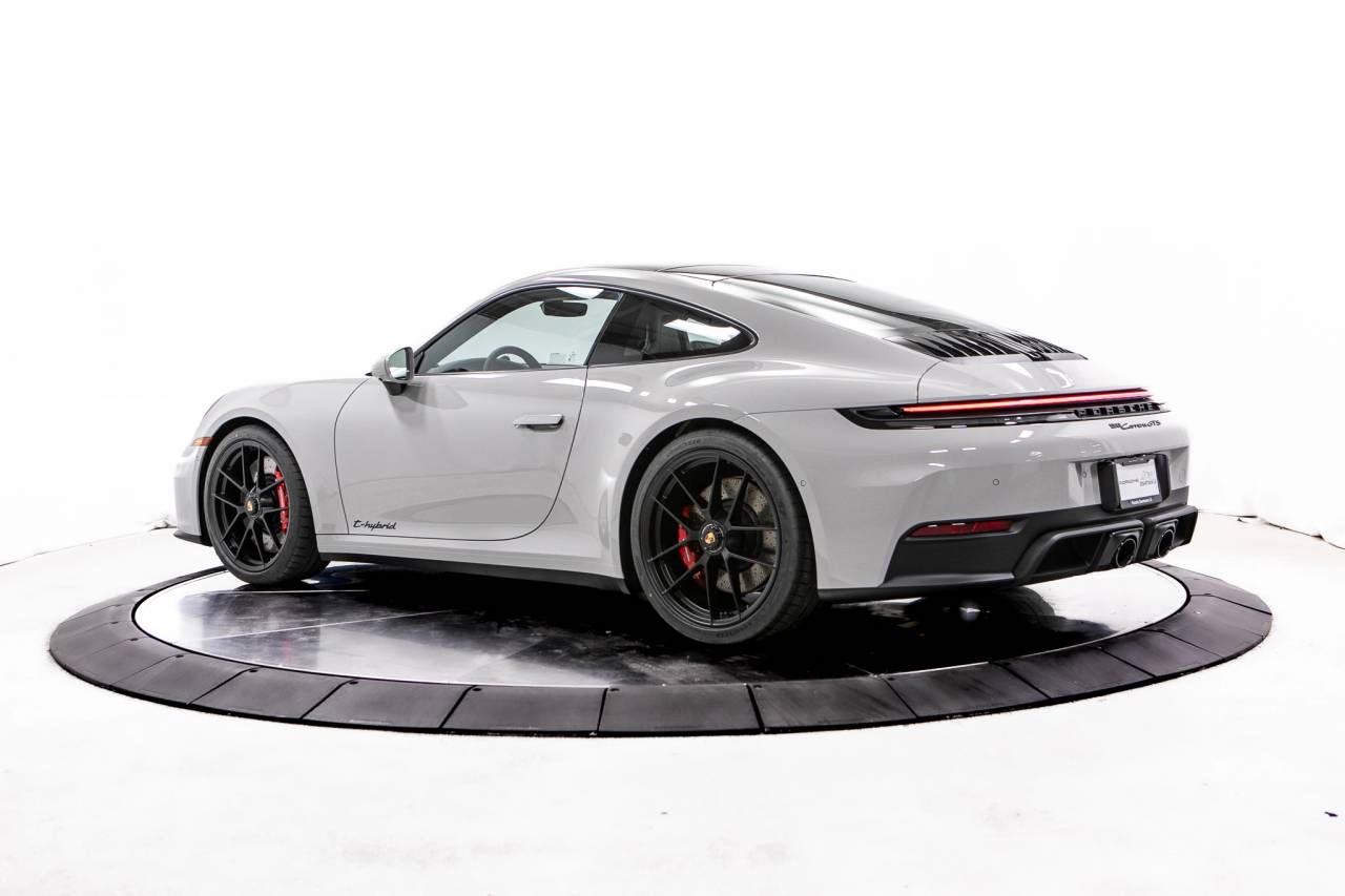 Thumbnail: 2026 Porsche 911 - 3