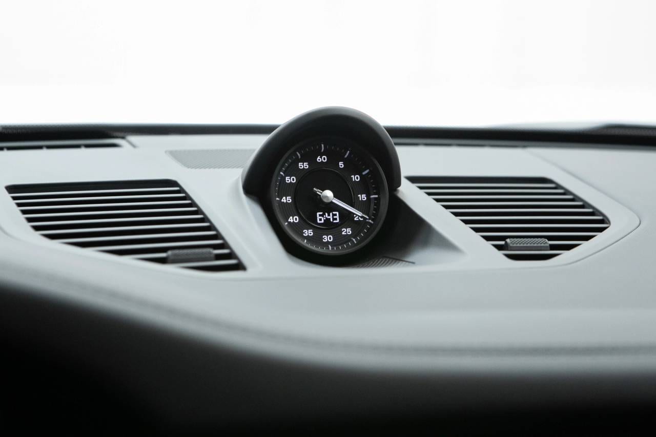 Thumbnail: 2026 Porsche 911 - 32