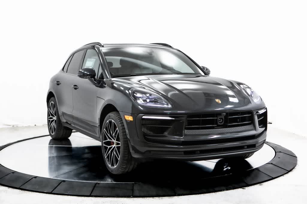 Thumbnail: 2025 Porsche Macan - 9