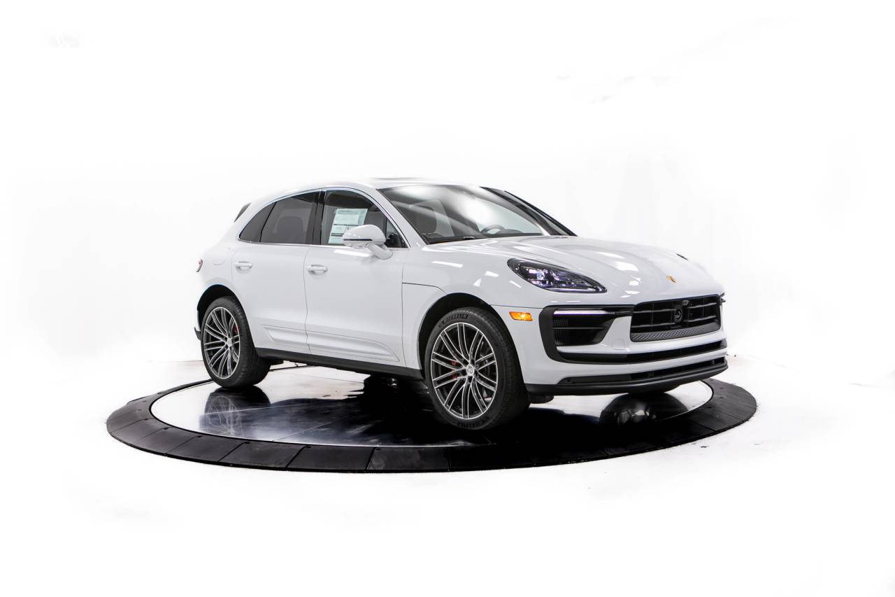 Thumbnail: 2026 Porsche Macan - 9