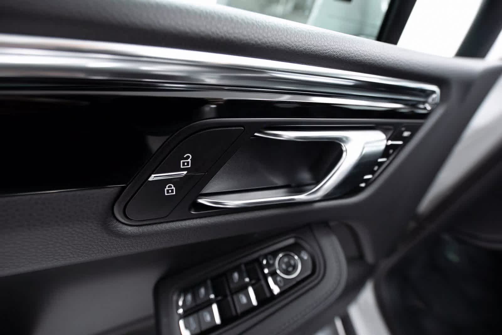 Thumbnail: 2025 Porsche Macan - 18